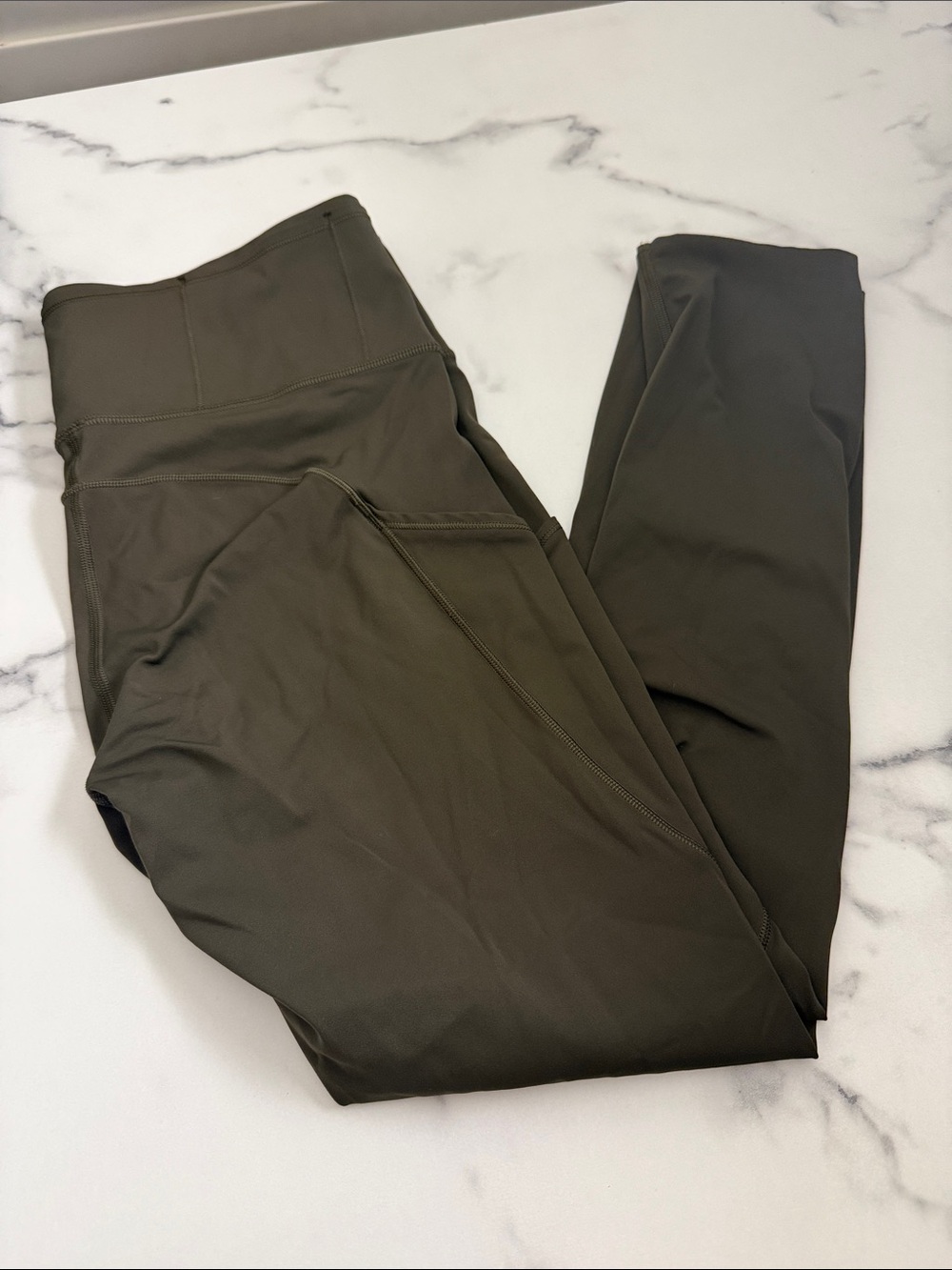Fast and free high rise crop size 8